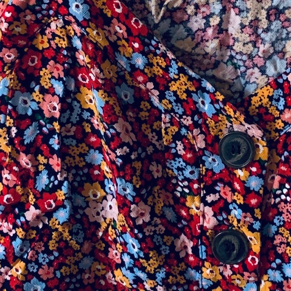 Garage// flower crop top flower 🌸 - Picture 2 of 3